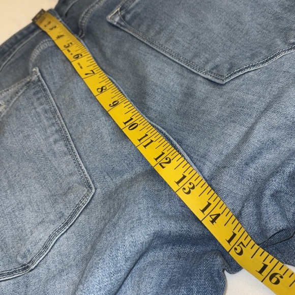 Judy Blue Light Blue Boyfriend Jeans - Picture 5 of 11